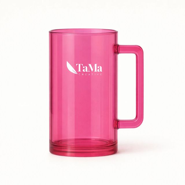 Caneca de chope pink translúcida, com a marca TaMa em branco no corpo.
