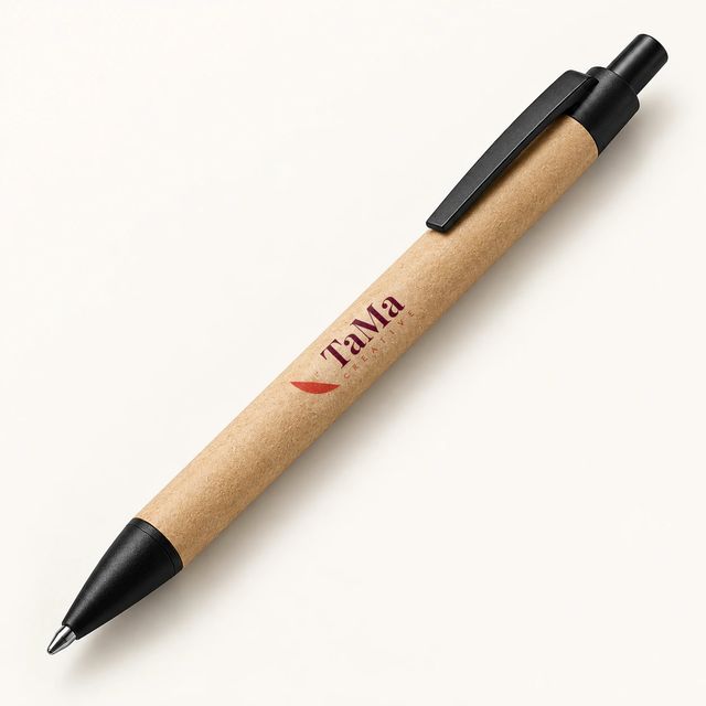 Caneta ecológica em papel kraft com a marca TaMa.
